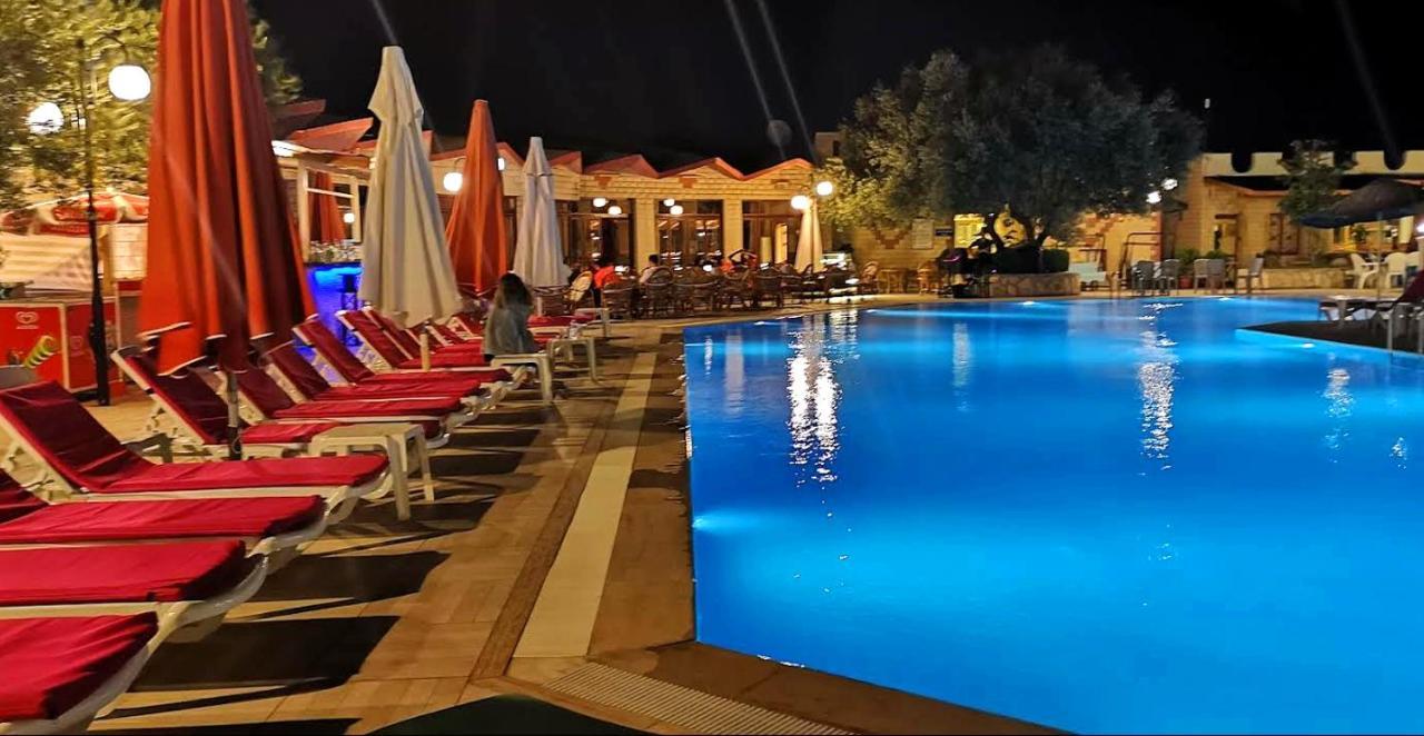 Alize Resort Hotel Yenifoca Extérieur photo